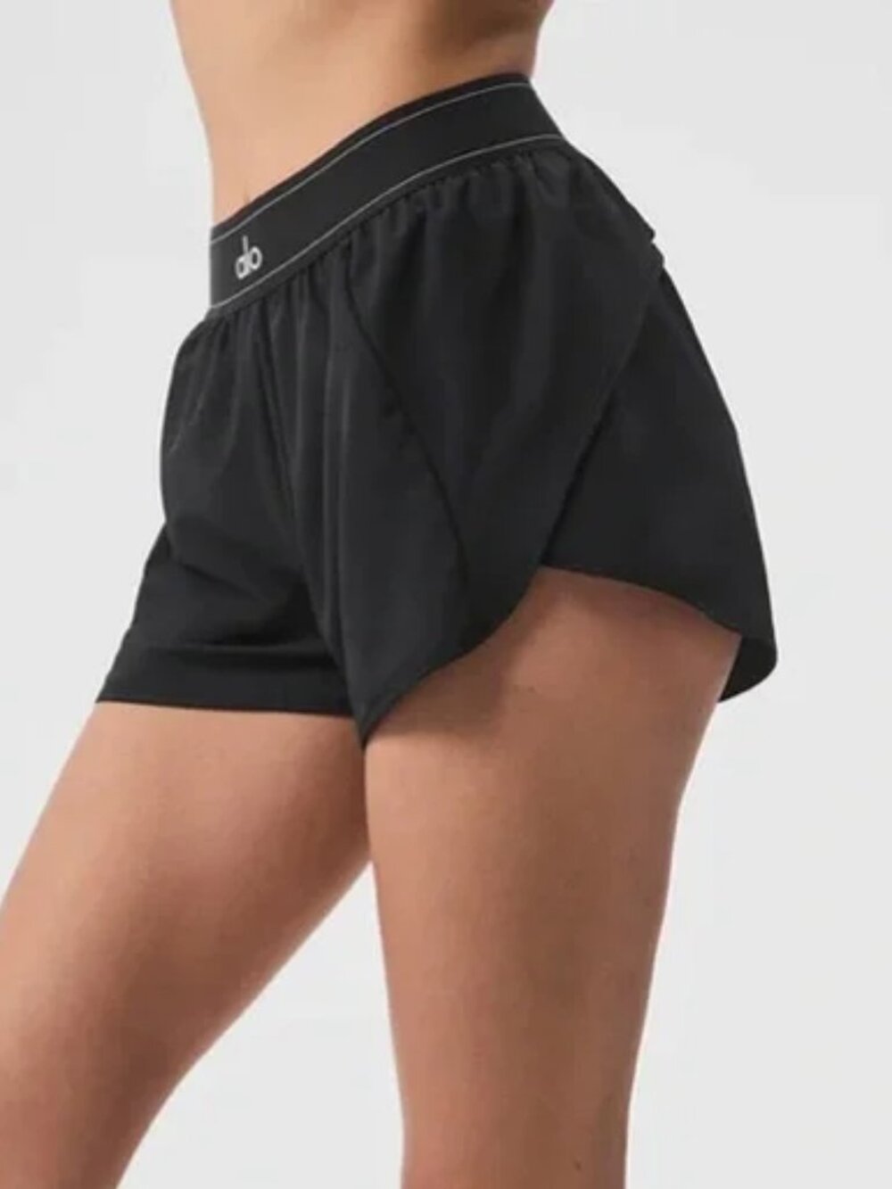 🎀🎗NWT Alo Yoga Match Point Short Sweet and cool girl style - Picture 7 of 8